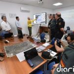 El Infoca apunta que la temperatura y el viento complican la extinción del incendio de Almería y prioriza las viviendas