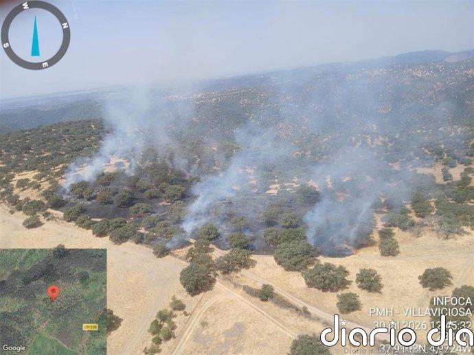 El Infoca retira los medios aéreos del incendio declarado en la Finca Villalobillos de Córdoba