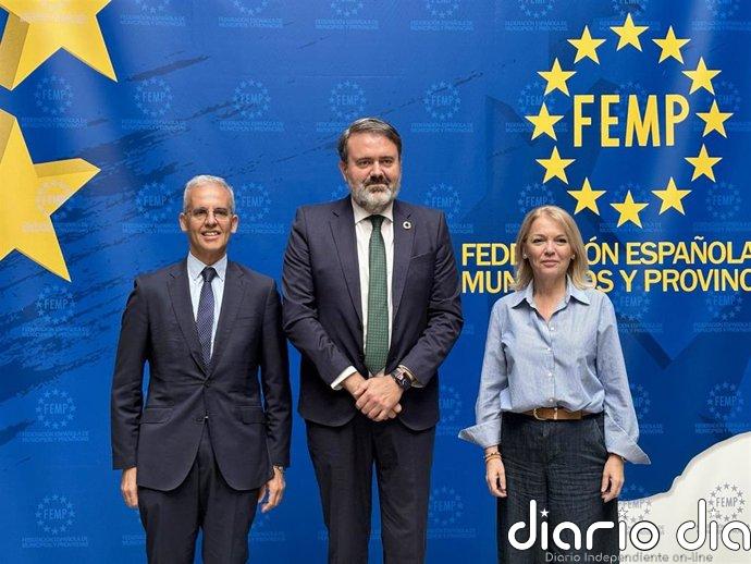 El Ministerio de Juventud y la FEMP desarrollarán iniciativas conjuntas contra la pobreza infantil
