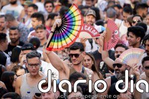El Orgullo LGTBIQ+ toma la plaza Pedro Zerolo con un pregón que llama a romper el "armario dentro del armario" del VIH