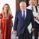 El Parlamento andaluz afronta esta semana tras el pacto de PP y Vox la segunda dimisión de un presidente en su historia