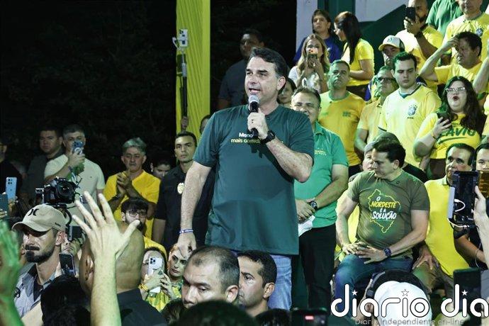 El Partido Liberal corona a Flávio Bolsonaro como candidato a las presidenciales de octubre en Brasil