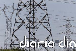 El precio de la luz baja un 40,3% este domingo, hasta los 32,52 euros