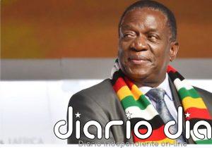 El presidente de Zimbabue promulga la reforma de la Constitución que extiende su mandato hasta 2030