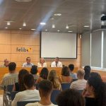 El primer grupo de los 200 jóvenes de Multiaventuras Jove conocen las actividades antes del viaje a Cantabria
