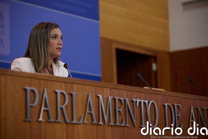 El PSOE-A advierte de la nueva etapa de Moreno, "el malabarista": "Lo importante es lo que firma, no lo que dice"