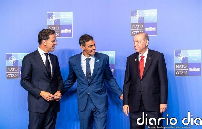 El revólver personalizado que Erdogan regaló a Sánchez, en manos de Interior para ser inutilizado