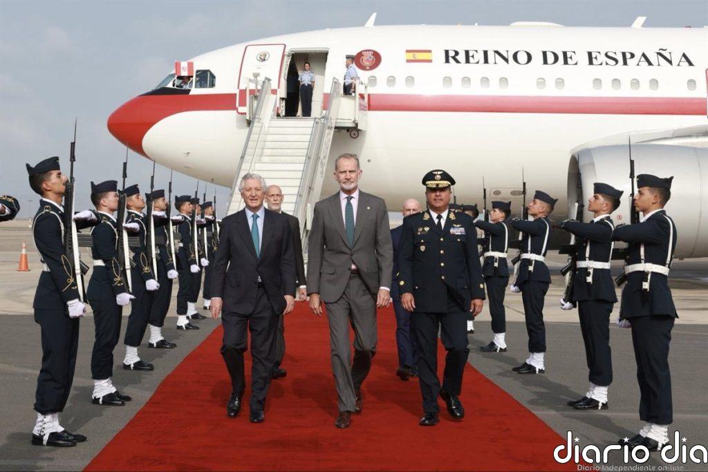 El Rey llega a Lima para asistir a la toma de posesión de Keiko Fujimori como presidenta de Perú