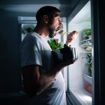 El riesgo de los buhos nocturnos: El momento en que comes es tan importante como lo que comes