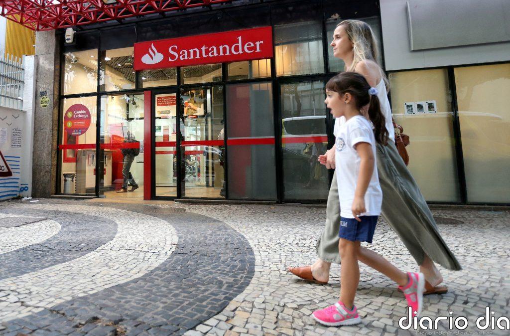 El Santander paga hoy un dividendo de 10 céntimos, un 23% más