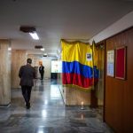 El Senado de Colombia elige presidente al candidato de Uribe tras recibir el apoyo del partido de Petro