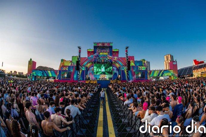 El Zevra "iguala su récord" con 155.000 asistentes en tres de música que 'plantan cara' al calor