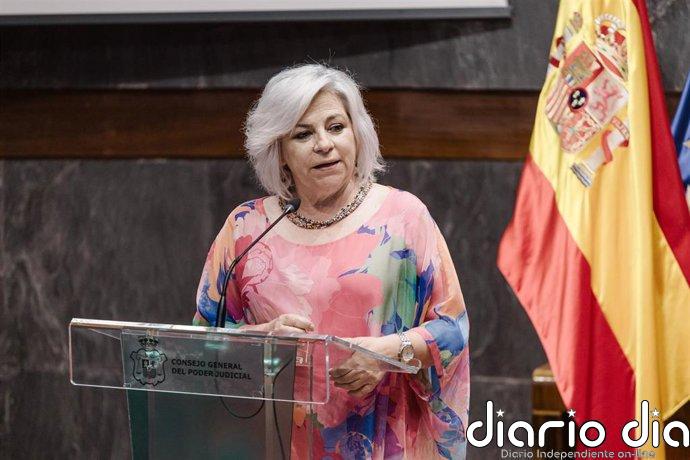 Elena Valenciano cree que Zapatero no debería haber ido a la entrevista que a todos les "ha parecido insuficiente"