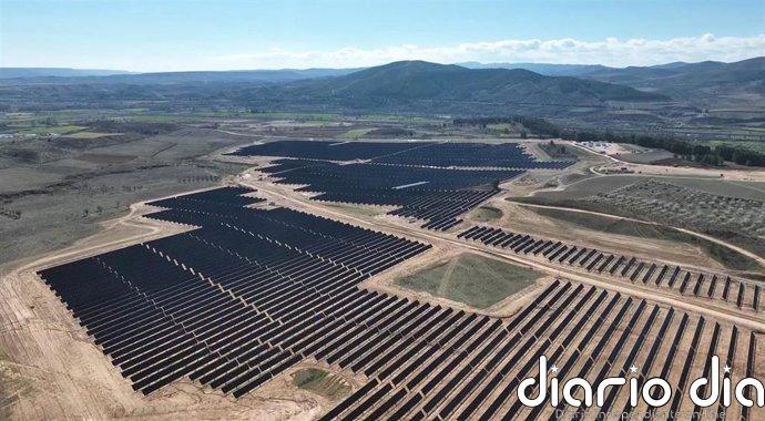 Endesa pone en marcha tres parques fotovoltaicos en Ateca, Ferrer y Moros, con 67,6 millones de inversión