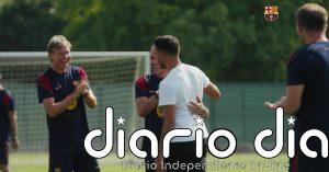 Eric Garcia visita a sus compañeros en el entrenamiento del FC Barcelona