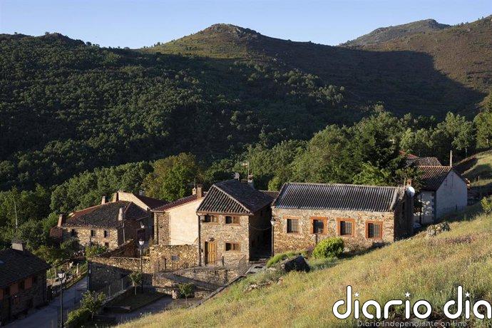 Escapar del calor de la capital con naturaleza, baño y "autenticidad" en la Sierra Norte: "Madrid no es solo ciudad"