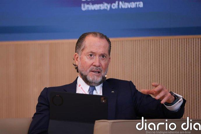 Escotet (Abanca) descarta realizar adquisiciones porque no hay "alternativas disponibles"