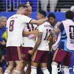 España se exhibe y roza la gloria