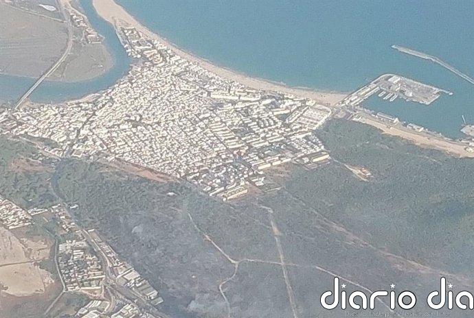 Estabilizado el incendio de Los Visos en Barbate (Cádiz), con vecinos desalojados y la reapertura parcial de la A-314