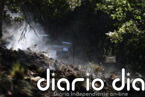 Estabilizados los incendios forestales de Murias de Ponjos y Quintela (León)