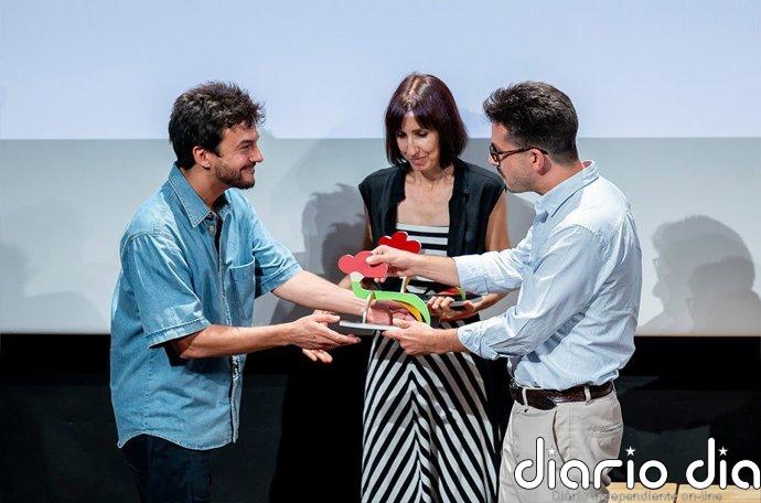 Eva Libertad y Guillermo Galoe recogen el Premio Cine, Ayuda y Solidaridad 'Pilar Bardem' 2026