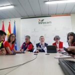 Evacúan 4 poblaciones más por incendio de La Mierla (Guadalajara), que llega al núcleo del Parque Natural
