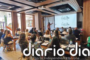 Experta dice en los cursos de la UMA que la tecnología permite una medicina personalizada, aunque aún existen "barreras"