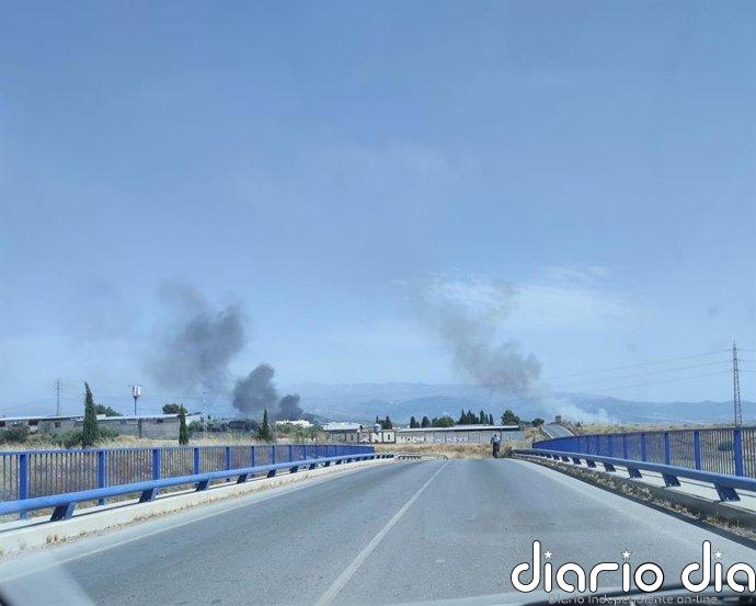 Extinguen el incendio junto a Juncaril y restablecen el tráfico en la GR-30 y la conexión con Albolote (Granada)