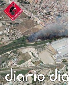 Extinguido el incendio declarado en una zona de cañas de Sax
