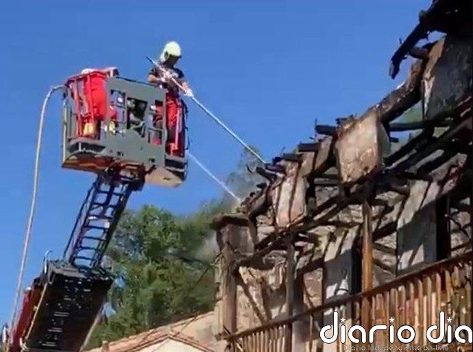 Extinguido el incendio en una vivienda deshabitada de Cabezón de la Sal