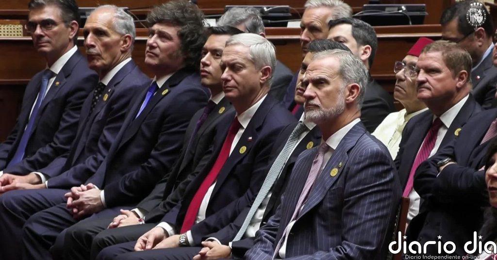 Felipe VI asiste a la toma de posesión de Keiko Fujimori