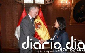 Felipe VI y Keiko Fujimori estrechan los "lazos de amistad" de España y Perú antes de la toma de posesión