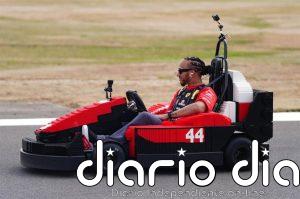 Fernando Alonso gana la carrera de coches LEGO previa al GP Gran Bretaña