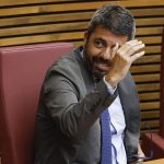 Fiscalía pide 3.000 euros de multa a un joven por injuriar a Mazón: "La horca te espera"