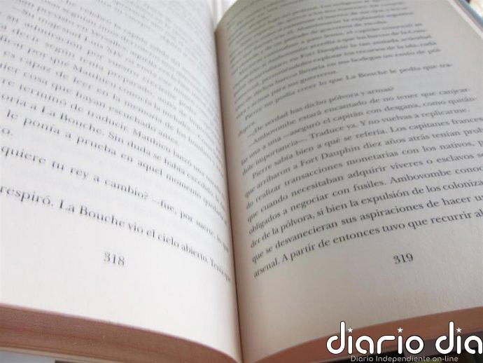 Fundación CAI refuerza con la lectura su acompañamiento a las personas mayores, con motivo del Día de los Abuelos