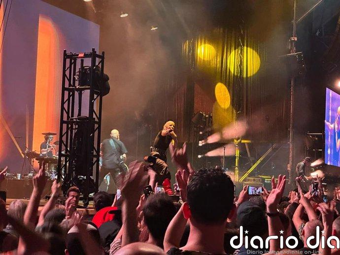 Garbage reivindica en Madrid tres décadas de rock alternativo con una Shirley Manson magnética y combativa
