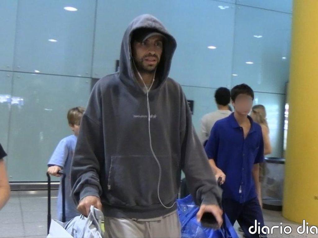 Gerard Piqué llega a Barcelona con sus hijos y sin Clara Chía tras su comentado 'reencuentro' con Shakira en el Mundial