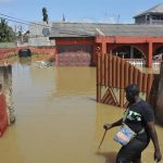 Ghana anuncia un plan de recuperación tras las inundaciones mientras la oposición recrimina fallos de prevención