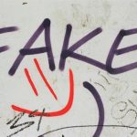 Hugging Face apenas frena los 'deepfakes' que desnudan a mujeres y menores, según una investigación