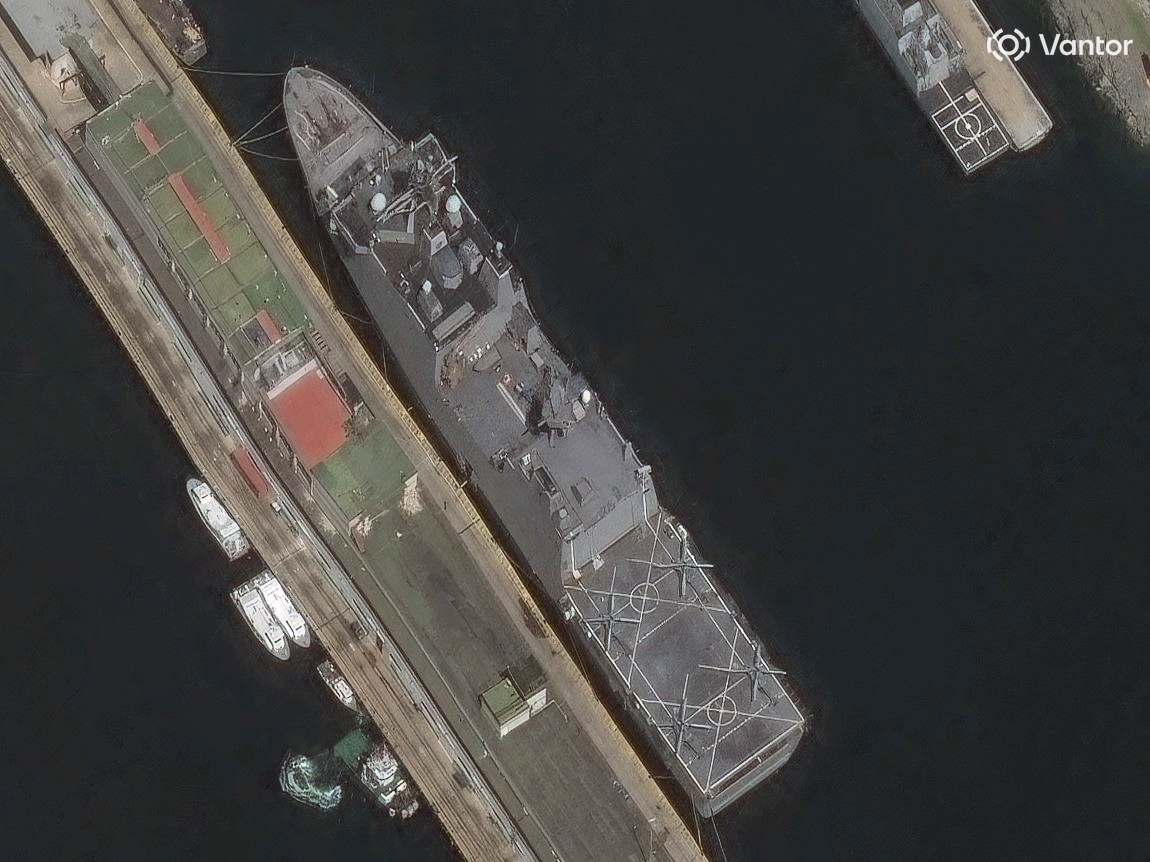 Puerto de La Guaira y buque USS Fort Lauderdale