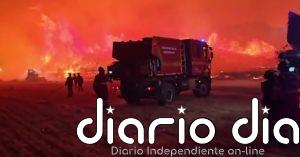 Impresionantes imágenes de la UME luchando de madrugada contra el fuego en Malpica de Arba (Zaragoza)