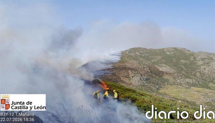 Incendios.- El fuego de Burgohondo (Ávila) obliga a confinar esta población, El Tiemblo y Navaluenga