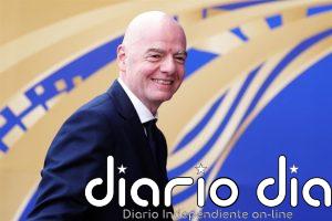 Infantino se defiende de las críticas: "Es una propuesta, no una obligación"