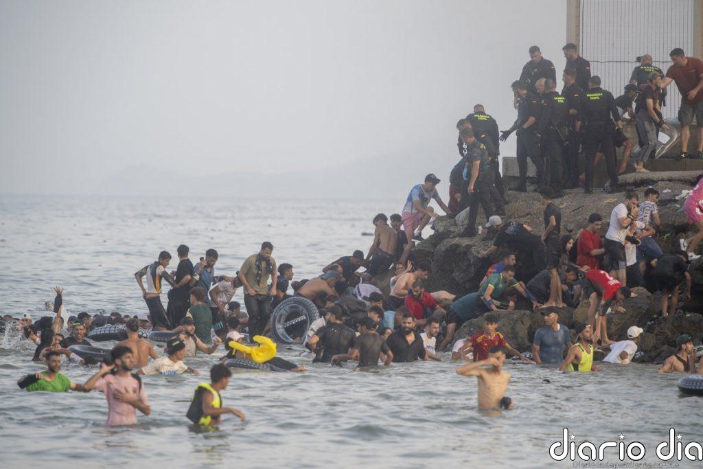 Inmigrantes en Ceuta hoy, en directo: cuántos han entrado desde Marruecos y última hora de la crisis migratoria