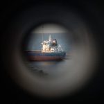 Irán intercepta y detiene a tres petroleros "rebeldes" en pleno bloqueo en el estrecho de Ormuz