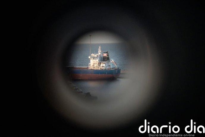 Irán intercepta y detiene a tres petroleros "rebeldes" en pleno bloqueo en el estrecho de Ormuz
