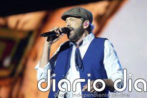 Juan Luis Guerra lleva su travesía a Icónica Sevilla subiendo la bilirrubina y pide por Venezuela ante 18.000 asistentes