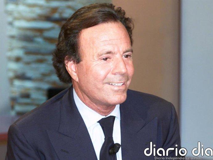 Julio Iglesias reclama 50.000 euros a Yolanda Díaz por presunta intromisión al honor