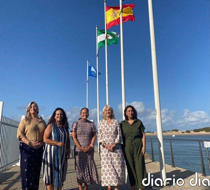 Junta destaca el compromiso con la sostenibilidad con la bandera azul en el puerto deportivo de Sancti Petri en Cádiz