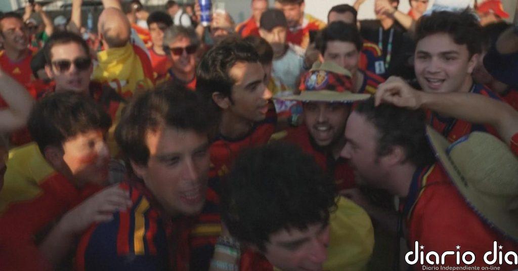 La afición española celebra en Nueva Jersey un título para la historia